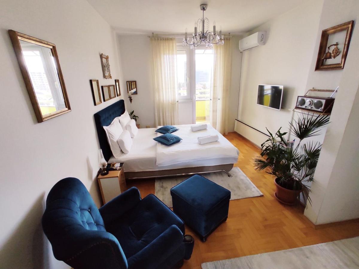 Apartment Crystal Banja Luka Buitenkant foto