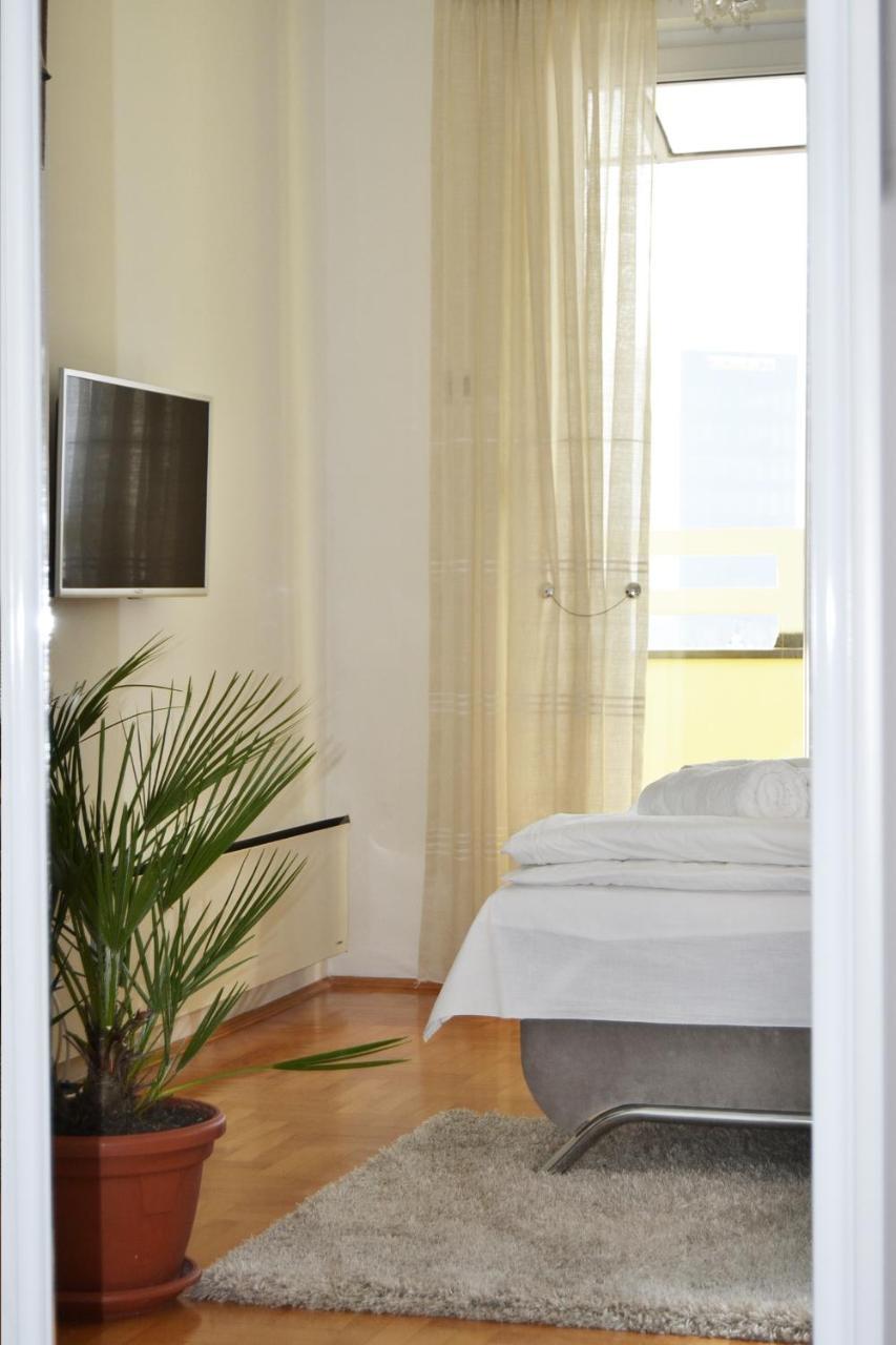 Apartment Crystal Banja Luka Buitenkant foto