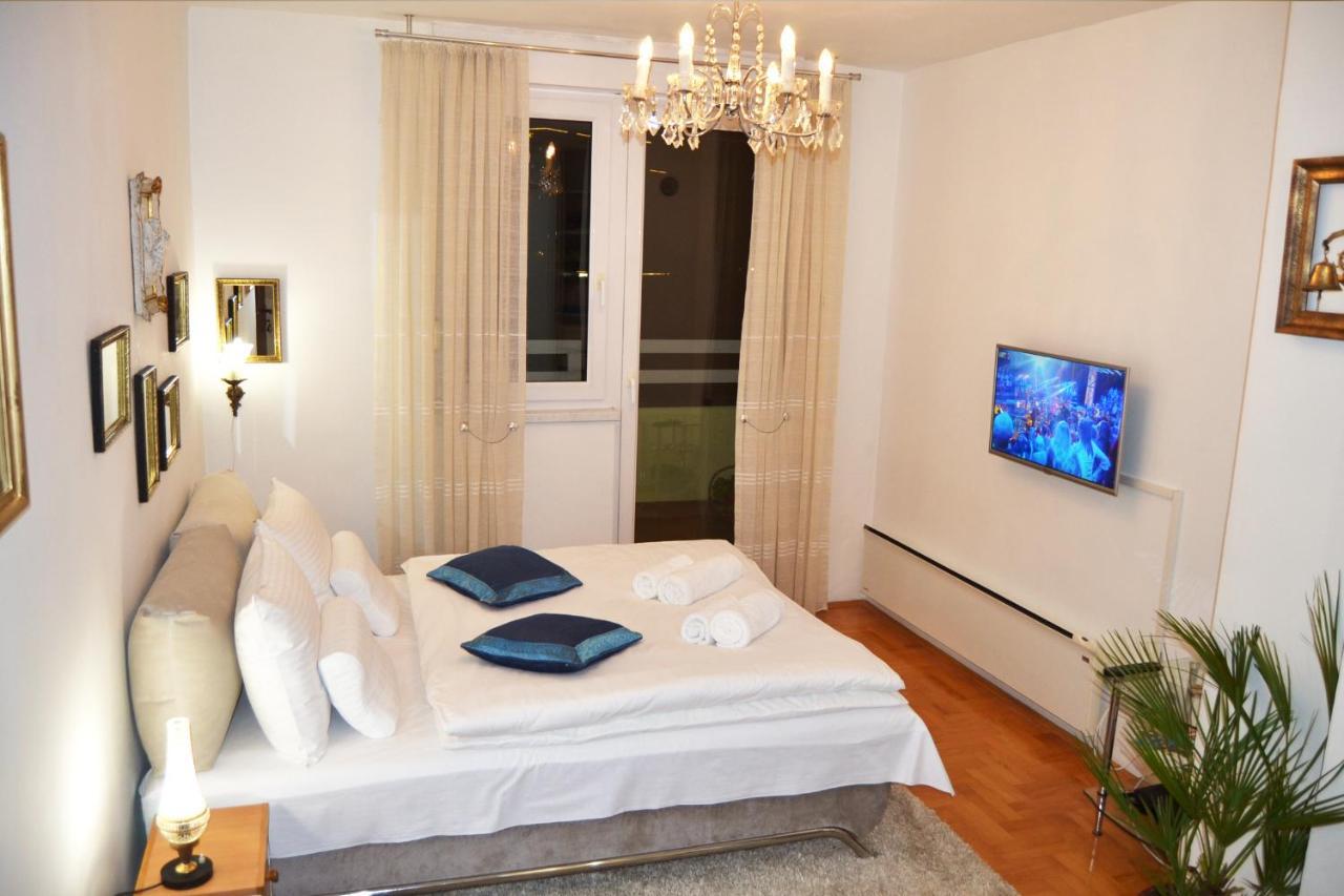 Apartment Crystal Banja Luka Buitenkant foto