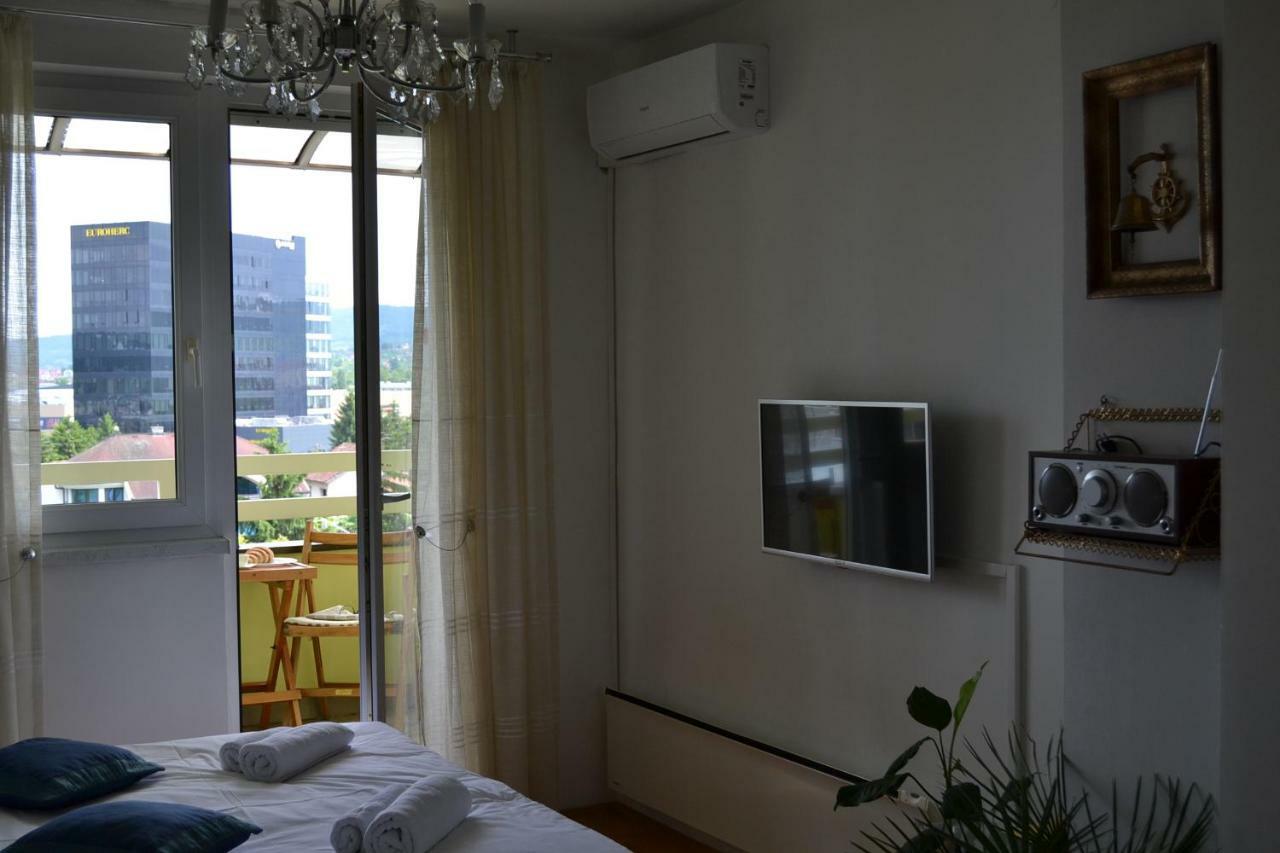 Apartment Crystal Banja Luka Buitenkant foto