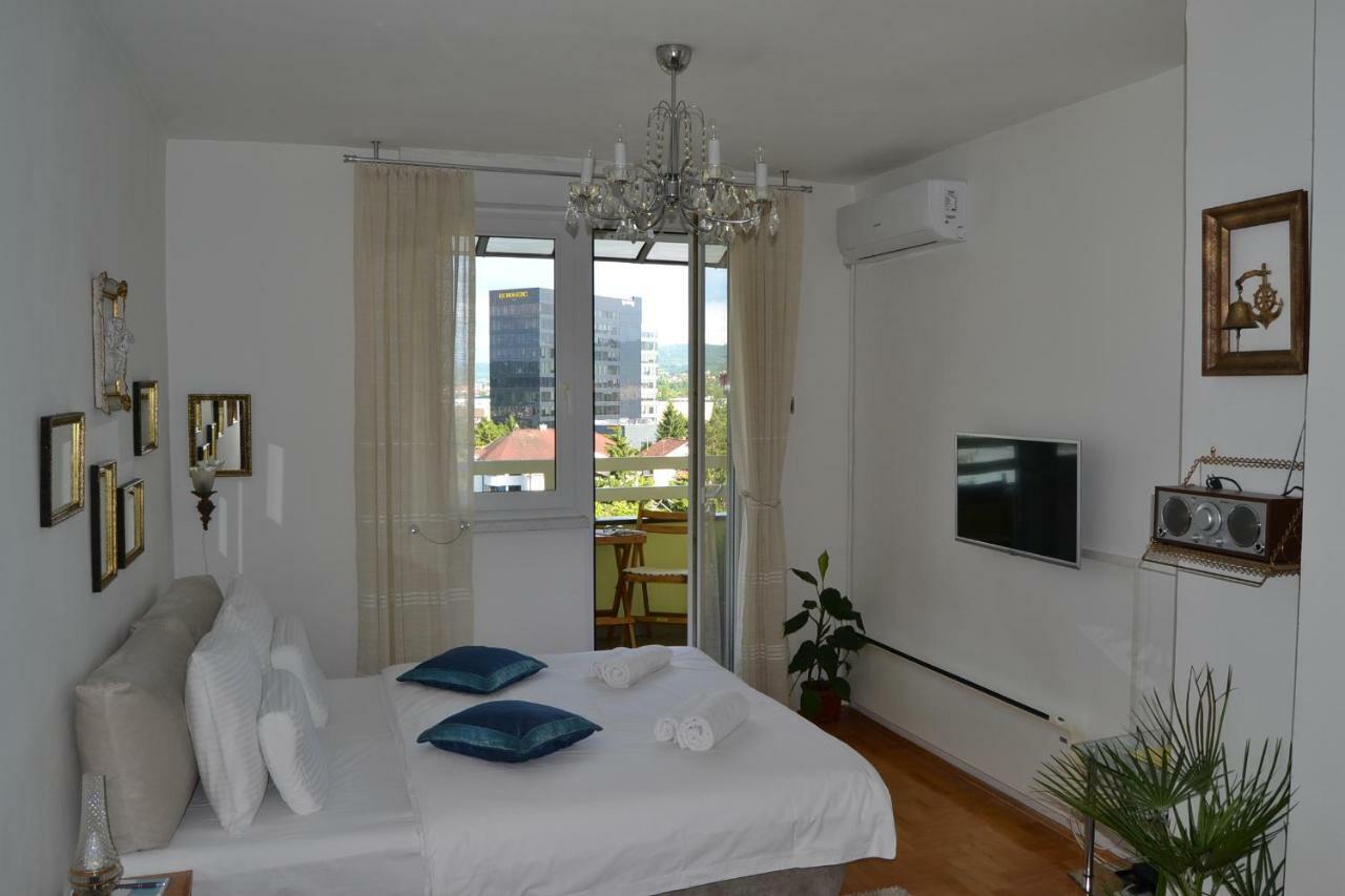 Apartment Crystal Banja Luka Buitenkant foto
